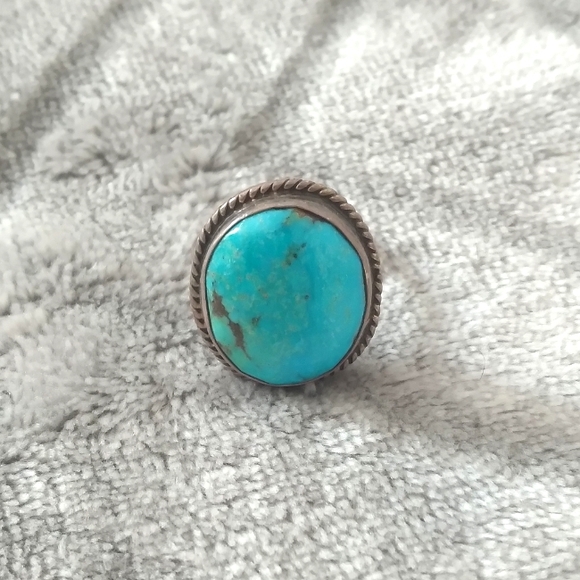 SOLD Vintage Turquoise Ring - Picture 1 of 3
